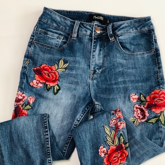NANETTE LEPORE Rose Embroidery Stretch Skinny Jean - Picture 1 of 8